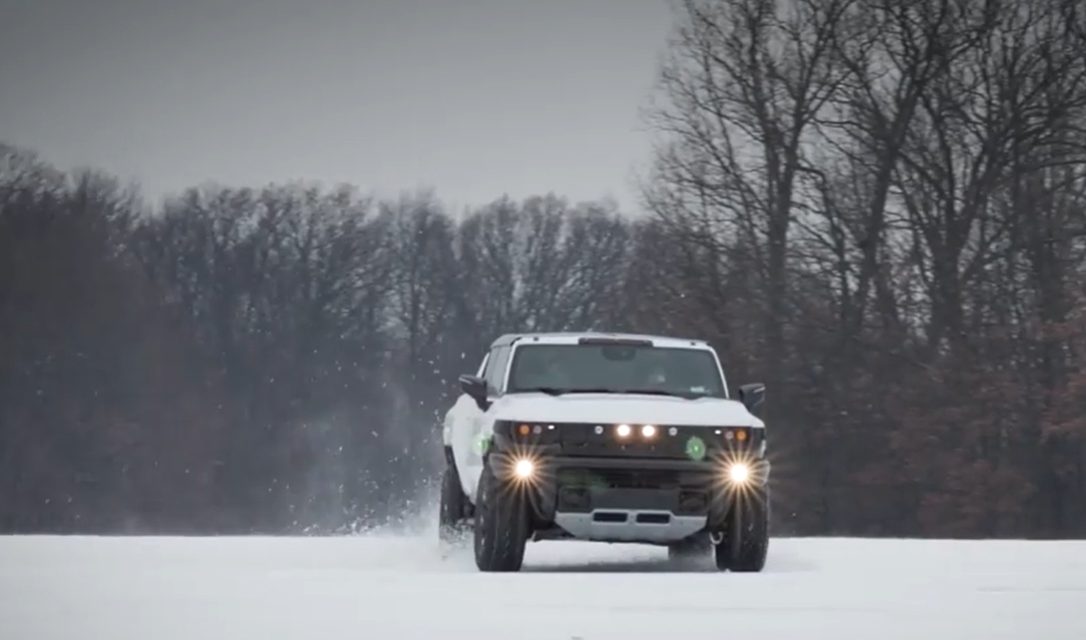 Vídeos de pruebas sobre nieve del GMC Hummer EV