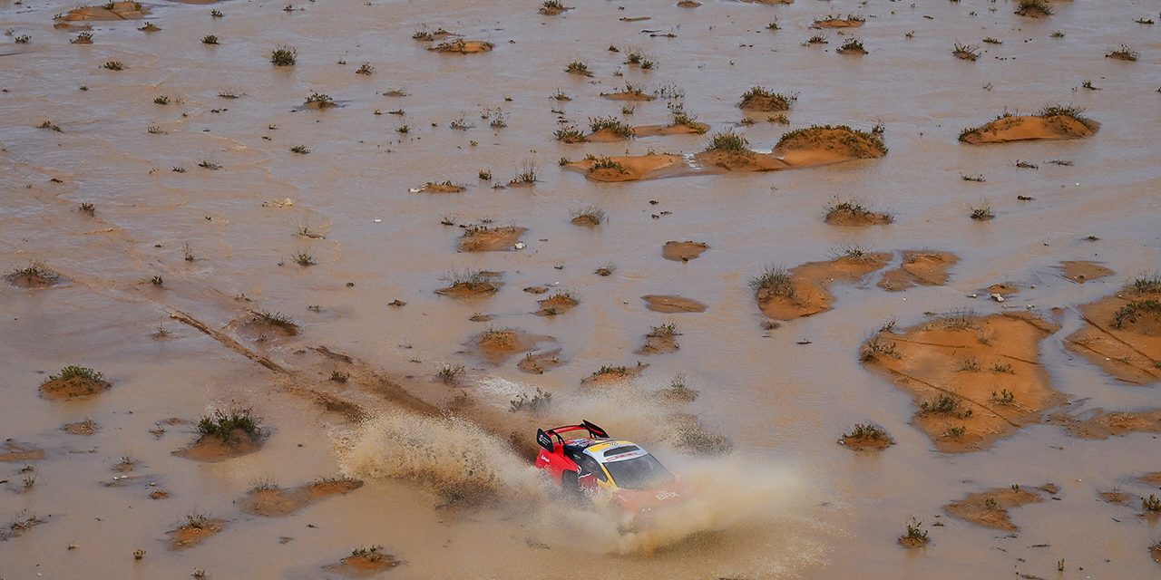 Dakar 2023. Etapa 9. Riad – Haradh. Triplete Prodrive, con picardía de Loeb y Lurquin
